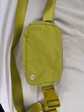 Lululemon 1 L everywhere Belt bag